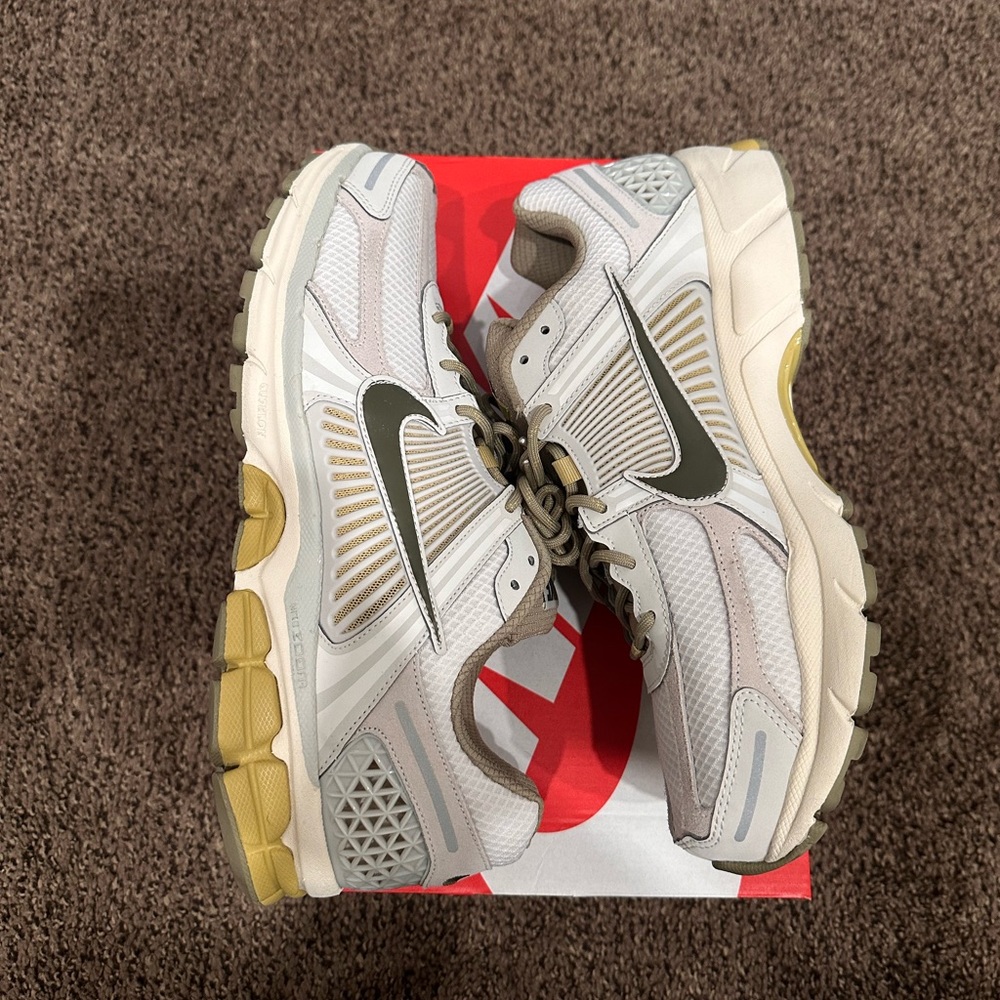 Men’s Nike Zoom Vomero 5